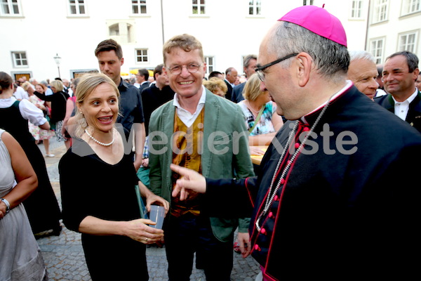 Bischofsweihe_Agape_18_bis_19_Uhr_Sonntagsblatt IMG_2782