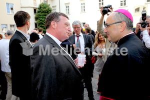 Bischofsweihe_Agape_18_bis_19_Uhr_Sonntagsblatt IMG_2800