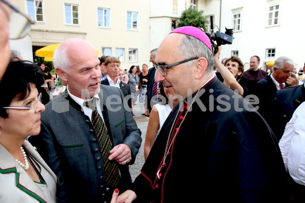 Bischofsweihe_Agape_18_bis_19_Uhr_Sonntagsblatt IMG_2821