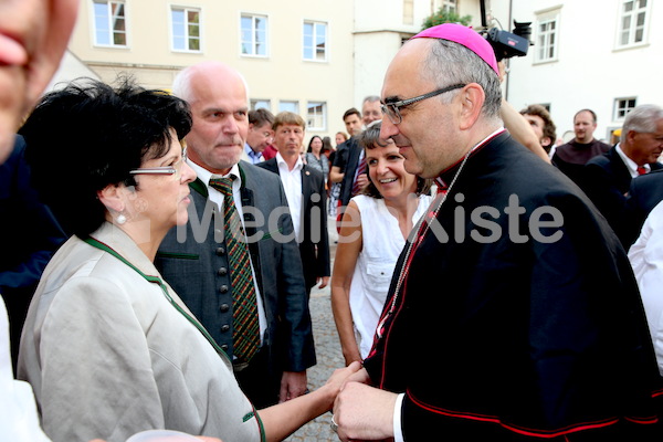 Bischofsweihe_Agape_18_bis_19_Uhr_Sonntagsblatt IMG_2822
