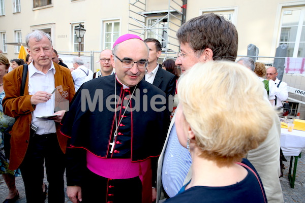 Bischofsweihe_Agape_18_bis_19_Uhr_Sonntagsblatt IMG_2847