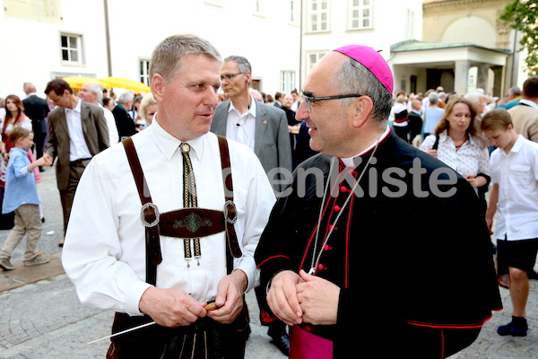 Bischofsweihe_Agape_ab 19 Uhr_Sonntagsblatt IMG_2915