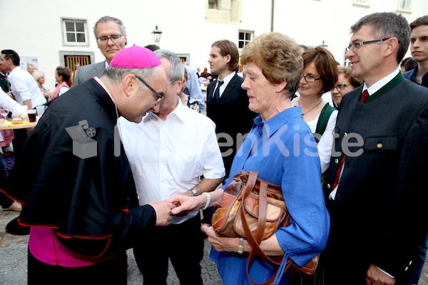 Bischofsweihe_Agape_ab 19 Uhr_Sonntagsblatt IMG_2980