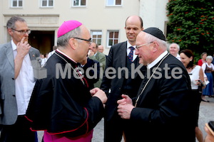 Bischofsweihe_Agape_ab 19 Uhr_Sonntagsblatt IMG_3048