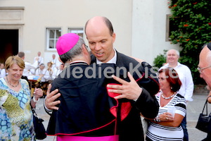 Bischofsweihe_Agape_ab 19 Uhr_Sonntagsblatt IMG_3052