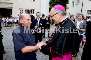 Bischofsweihe_Agape_ab 19 Uhr_Sonntagsblatt IMG_3066