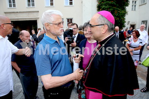 Bischofsweihe_Agape_ab 19 Uhr_Sonntagsblatt IMG_3070