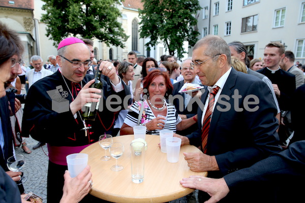 Bischofsweihe_Agape_ab 19 Uhr_Sonntagsblatt IMG_3089
