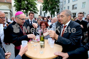 Bischofsweihe_Agape_ab 19 Uhr_Sonntagsblatt IMG_3090