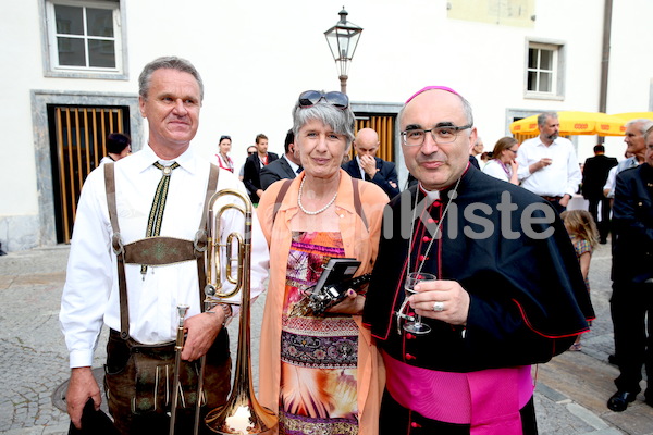 Bischofsweihe_Agape_ab 19 Uhr_Sonntagsblatt IMG_3126