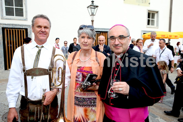 Bischofsweihe_Agape_ab 19 Uhr_Sonntagsblatt IMG_3128