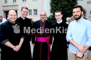 Bischofsweihe_Agape_ab 19 Uhr_Sonntagsblatt IMG_3149