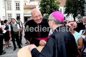 Bischofsweihe_Agape_ab 19 Uhr_Sonntagsblatt IMG_3154
