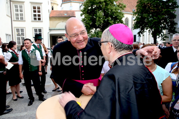 Bischofsweihe_Agape_ab 19 Uhr_Sonntagsblatt IMG_3154
