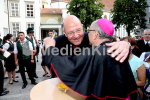 Bischofsweihe_Agape_ab 19 Uhr_Sonntagsblatt IMG_3155