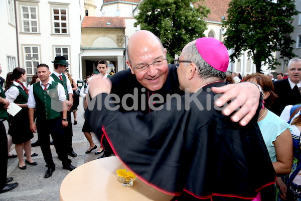 Bischofsweihe_Agape_ab 19 Uhr_Sonntagsblatt IMG_3155