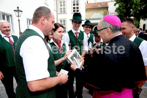 Bischofsweihe_Agape_ab 19 Uhr_Sonntagsblatt IMG_3163
