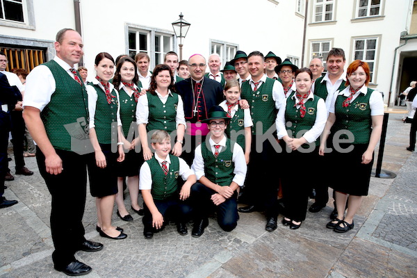 Bischofsweihe_Agape_ab 19 Uhr_Sonntagsblatt IMG_3167