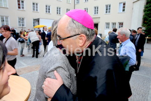 Bischofsweihe_Agape_ab 19 Uhr_Sonntagsblatt IMG_3182