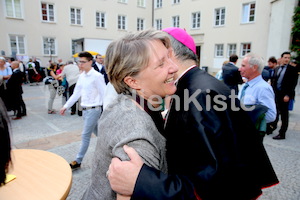 Bischofsweihe_Agape_ab 19 Uhr_Sonntagsblatt IMG_3183