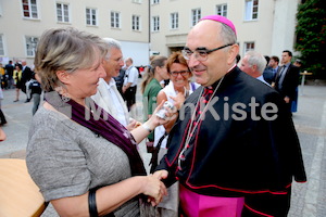 Bischofsweihe_Agape_ab 19 Uhr_Sonntagsblatt IMG_3184