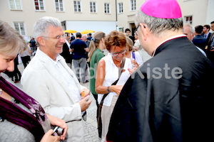 Bischofsweihe_Agape_ab 19 Uhr_Sonntagsblatt IMG_3185