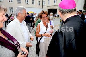 Bischofsweihe_Agape_ab 19 Uhr_Sonntagsblatt IMG_3186