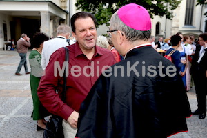 Bischofsweihe_Agape_ab 19 Uhr_Sonntagsblatt IMG_3191