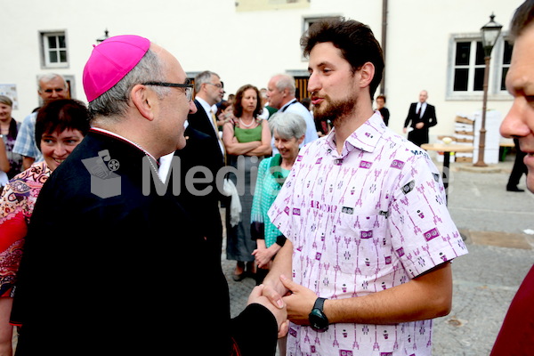 Bischofsweihe_Agape_ab 19 Uhr_Sonntagsblatt IMG_3195