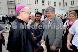Bischofsweihe_Agape_ab 19 Uhr_Sonntagsblatt IMG_3204
