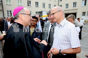 Bischofsweihe_Agape_ab 19 Uhr_Sonntagsblatt IMG_3206
