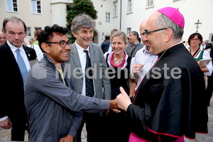 Bischofsweihe_Agape_ab 19 Uhr_Sonntagsblatt IMG_3207