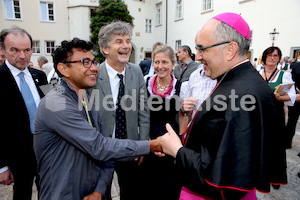 Bischofsweihe_Agape_ab 19 Uhr_Sonntagsblatt IMG_3208