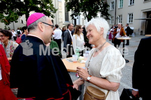 Bischofsweihe_Agape_ab 19 Uhr_Sonntagsblatt IMG_3216
