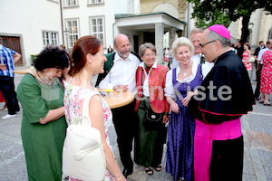 Bischofsweihe_Agape_ab 19 Uhr_Sonntagsblatt IMG_3222