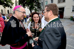 Bischofsweihe_Agape_ab 19 Uhr_Sonntagsblatt IMG_3239