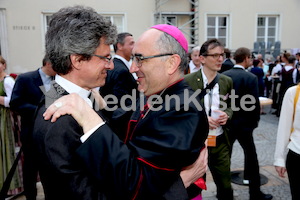 Bischofsweihe_Agape_ab 19 Uhr_Sonntagsblatt IMG_3254