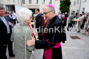 Bischofsweihe_Agape_ab 19 Uhr_Sonntagsblatt IMG_3269