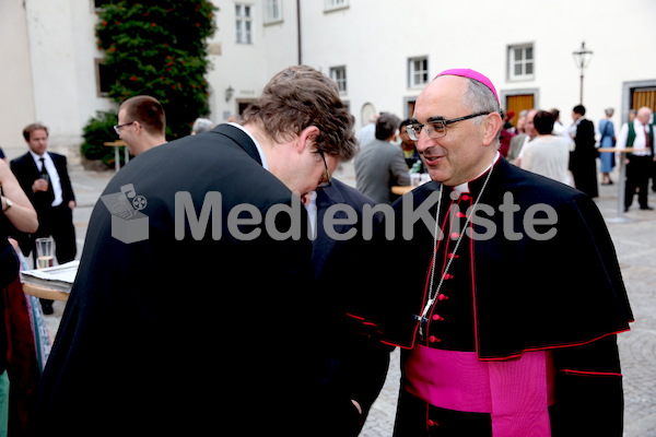 Bischofsweihe_Agape_ab 19 Uhr_Sonntagsblatt IMG_3280