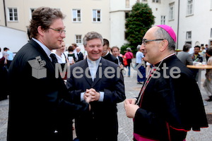 Bischofsweihe_Agape_ab 19 Uhr_Sonntagsblatt IMG_3282