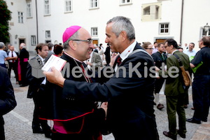 Bischofsweihe_Agape_ab 19 Uhr_Sonntagsblatt IMG_3283