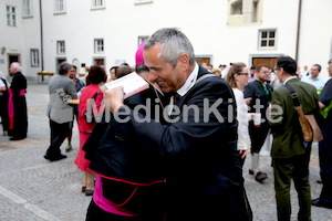 Bischofsweihe_Agape_ab 19 Uhr_Sonntagsblatt IMG_3287