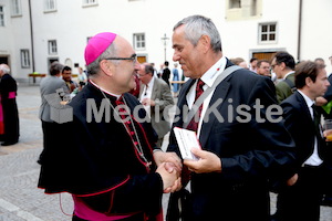 Bischofsweihe_Agape_ab 19 Uhr_Sonntagsblatt IMG_3291