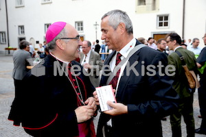 Bischofsweihe_Agape_ab 19 Uhr_Sonntagsblatt IMG_3292