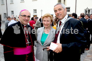 Bischofsweihe_Agape_ab 19 Uhr_Sonntagsblatt IMG_3296