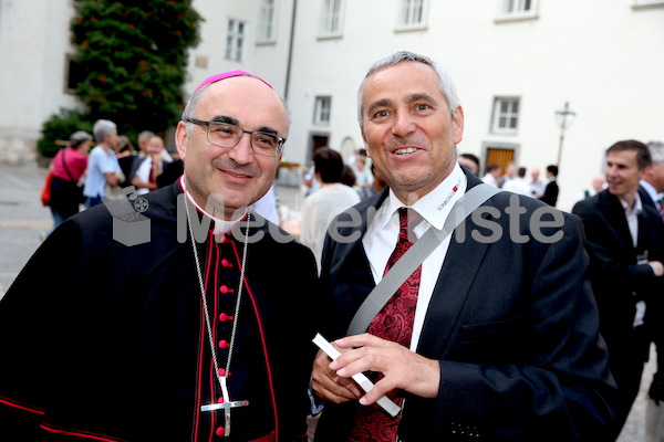 Bischofsweihe_Agape_ab 19 Uhr_Sonntagsblatt IMG_3304