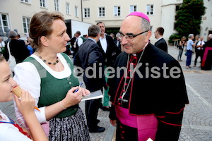 Bischofsweihe_Agape_ab 19 Uhr_Sonntagsblatt IMG_3314