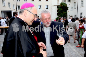 Bischofsweihe_Agape_ab 19 Uhr_Sonntagsblatt IMG_3329