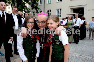 Bischofsweihe_Agape_ab 19 Uhr_Sonntagsblatt IMG_3331