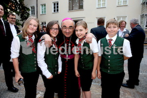 Bischofsweihe_Agape_ab 19 Uhr_Sonntagsblatt IMG_3332
